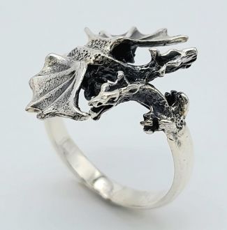 Винтажное кольцо c драконом.