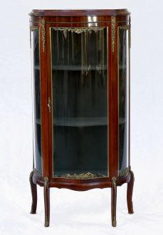 Полукруглая витрина