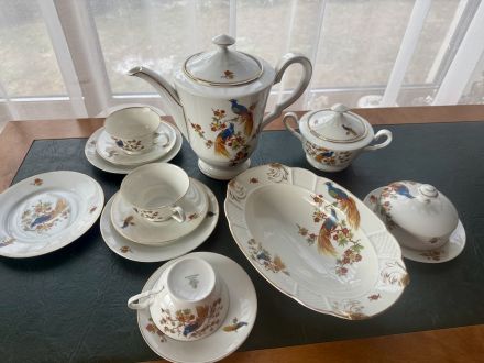 Части сервиза с райскими птицами