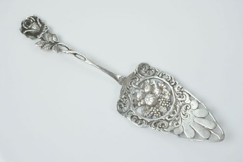 Серебряная лопаточка для торта